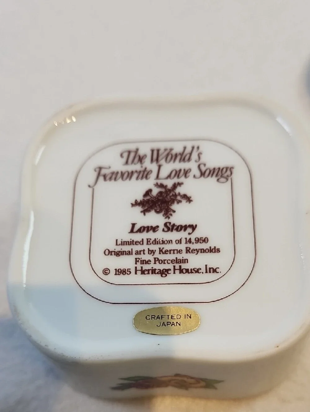 The 1985 Worlds Favorite Love Songs Trinket Box Music Collection 